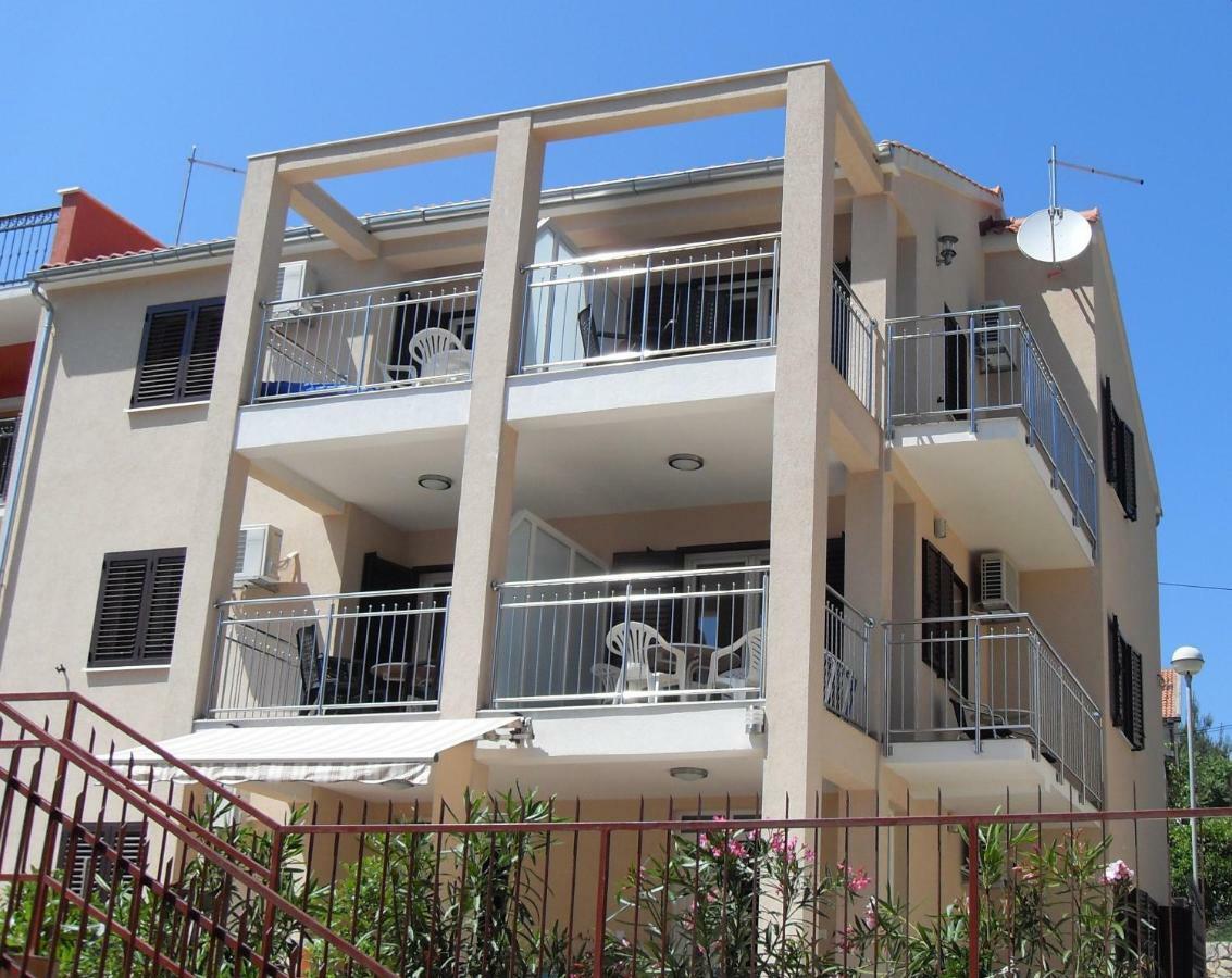 Smuljic Apartment Vrboska